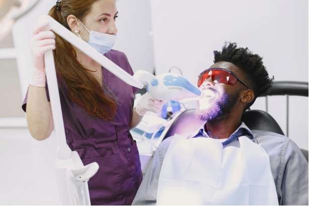 What You Need to Know About Professional Teeth Whitening