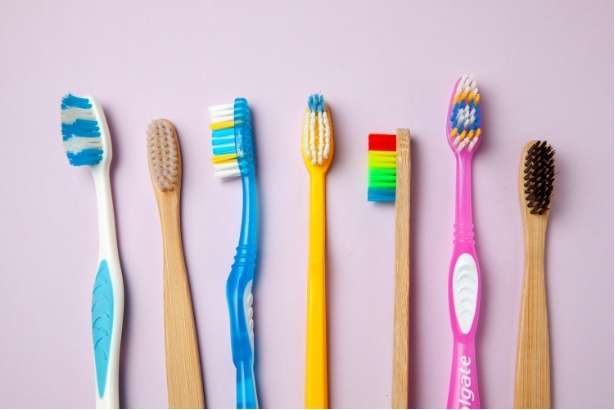 How to Choose a Toothbrush