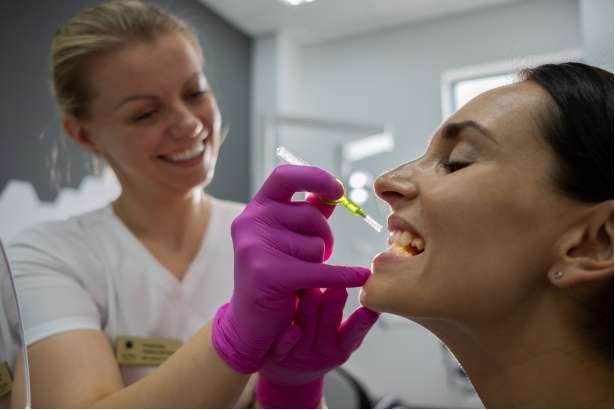 Know Your Dental Specialties: Periodontist